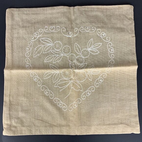 Design Works Crafts DWC 3004 Heart Candlewick 14 inch Pillow Kit 73480 - Picture 4 of 6